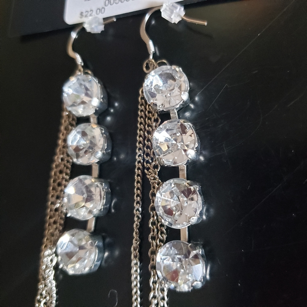 NWT Silver Rhinestone Drop Earrings - Picture 4 of 6